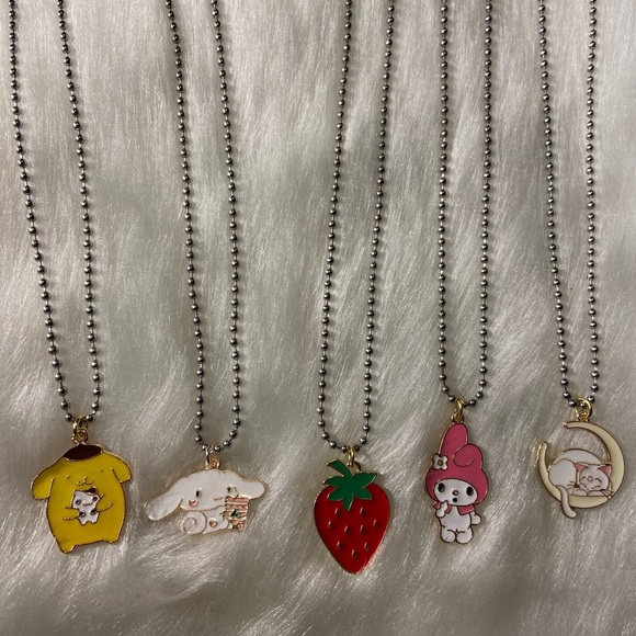 Sanrio Bundle necklace set - Picture 4 of 4